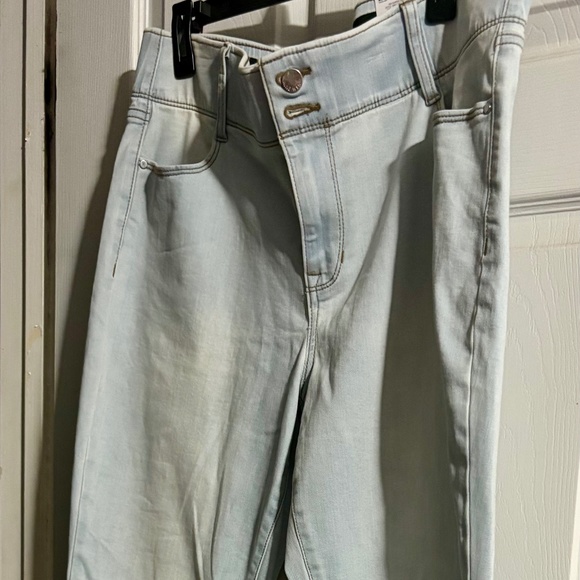 ****NEW**** Nine West Jeans - Picture 1 of 7